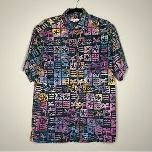 Basic Options Mens Button Down Fun Hippy Short Sleeve T-Shirt. Size medium